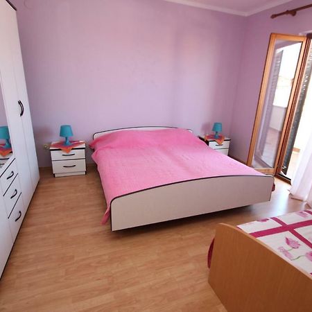 Apartment Sandi Vrsar Bagian luar foto