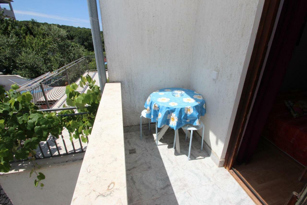 Apartment Sandi Vrsar Bagian luar foto