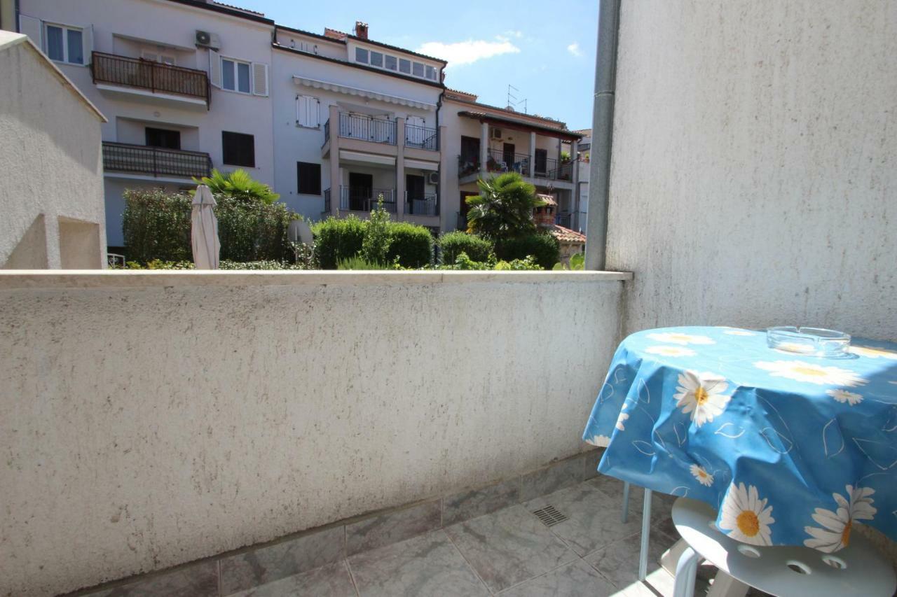 Apartment Sandi Vrsar Bagian luar foto