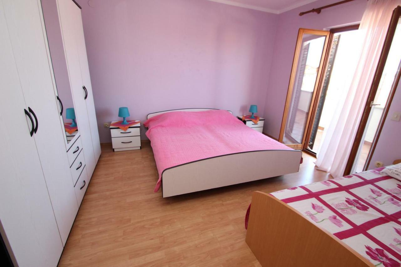 Apartment Sandi Vrsar Bagian luar foto
