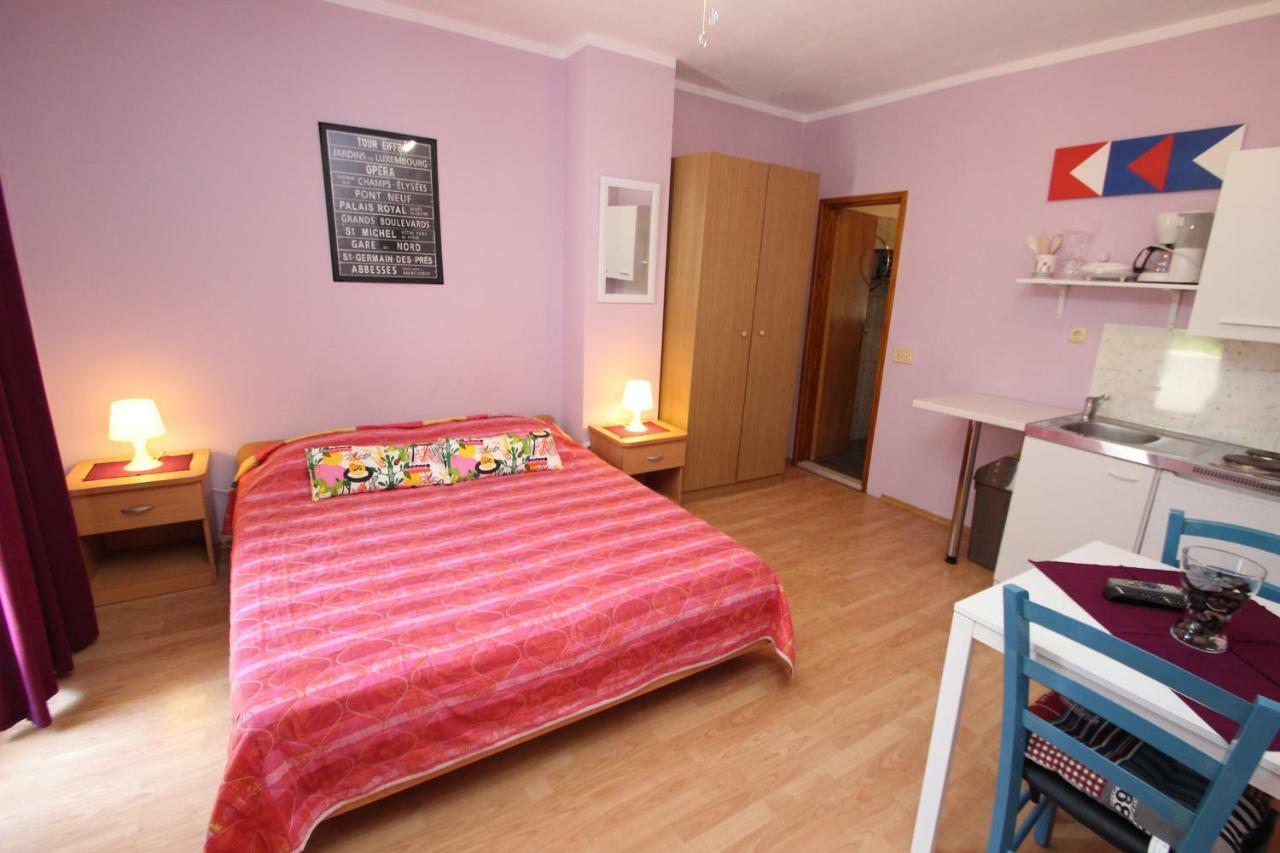 Apartment Sandi Vrsar Bagian luar foto